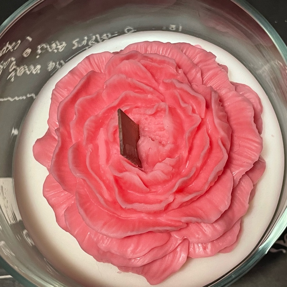 Floral beeswax candles 🌸 peony